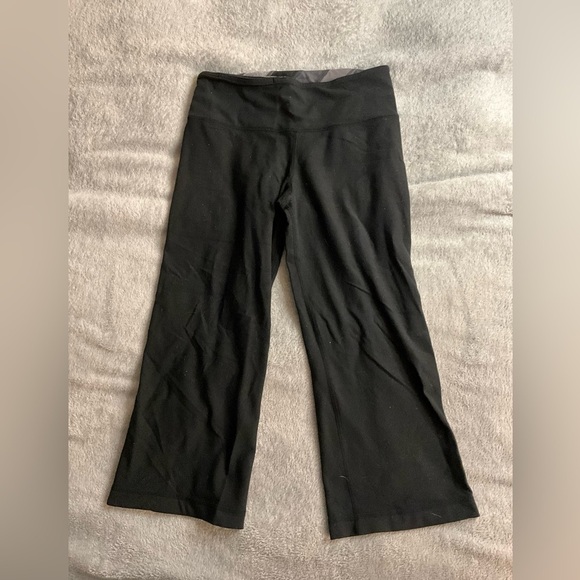 Lululemon Reversible Black cropped leggings size 4 - Picture 4 of 6
